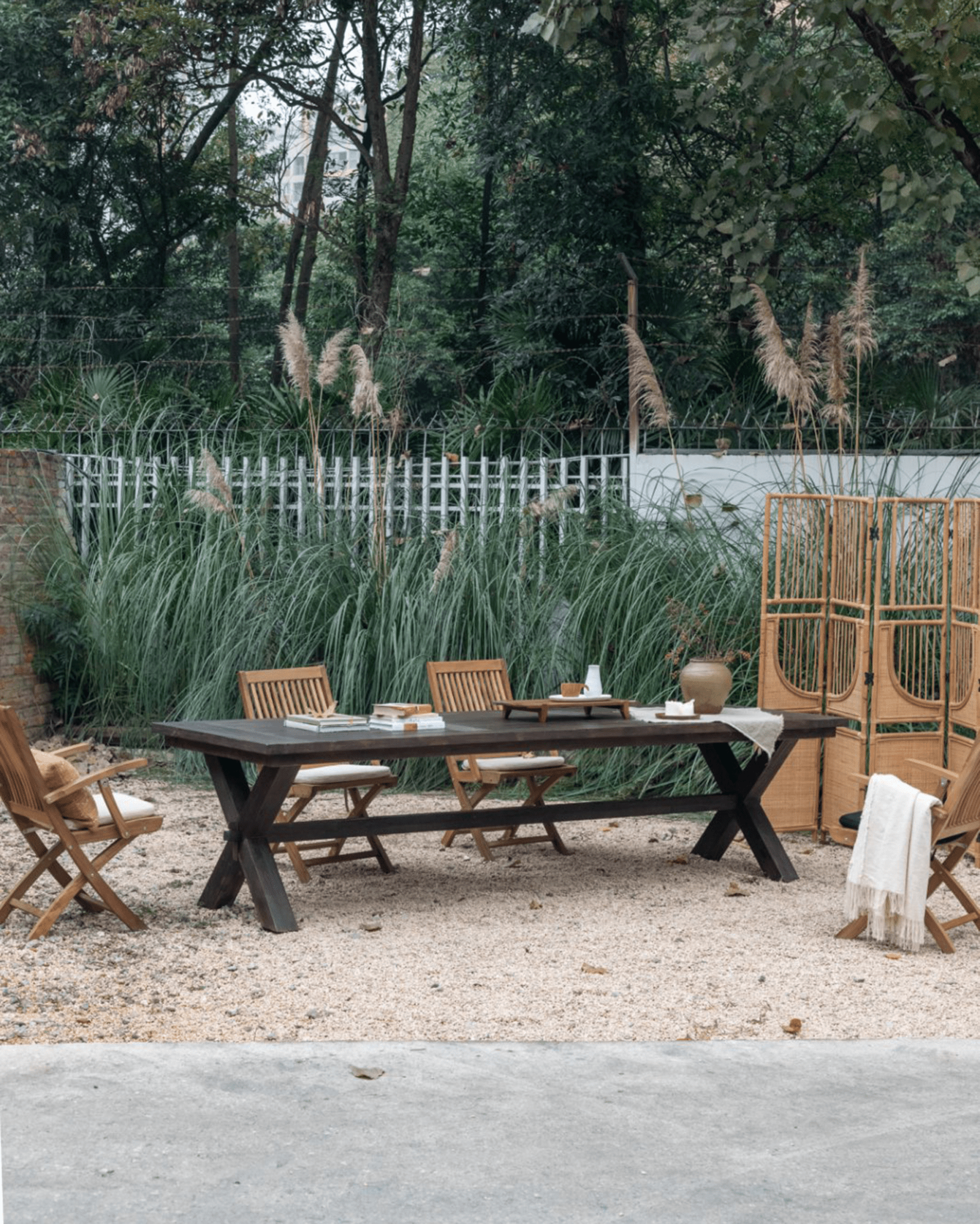 Table de ferme extérieure