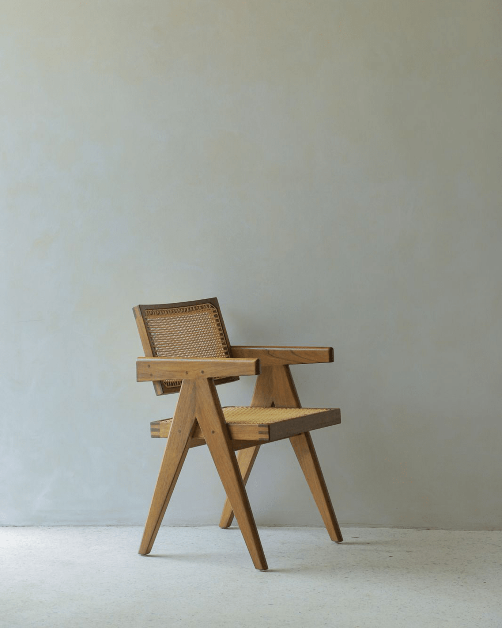 Reproduction de chaises de bureau à Chandigarh