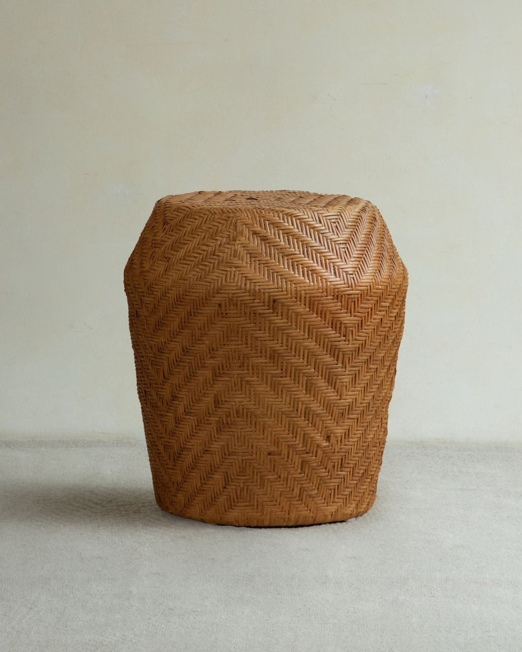 Table d'appoint en rotin tambour